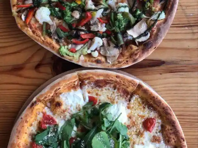 Öteki Pizza'nin yemek ve ambiyans fotoğrafları 4