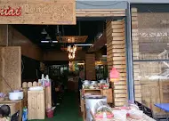 Santai Boutique And Cafe