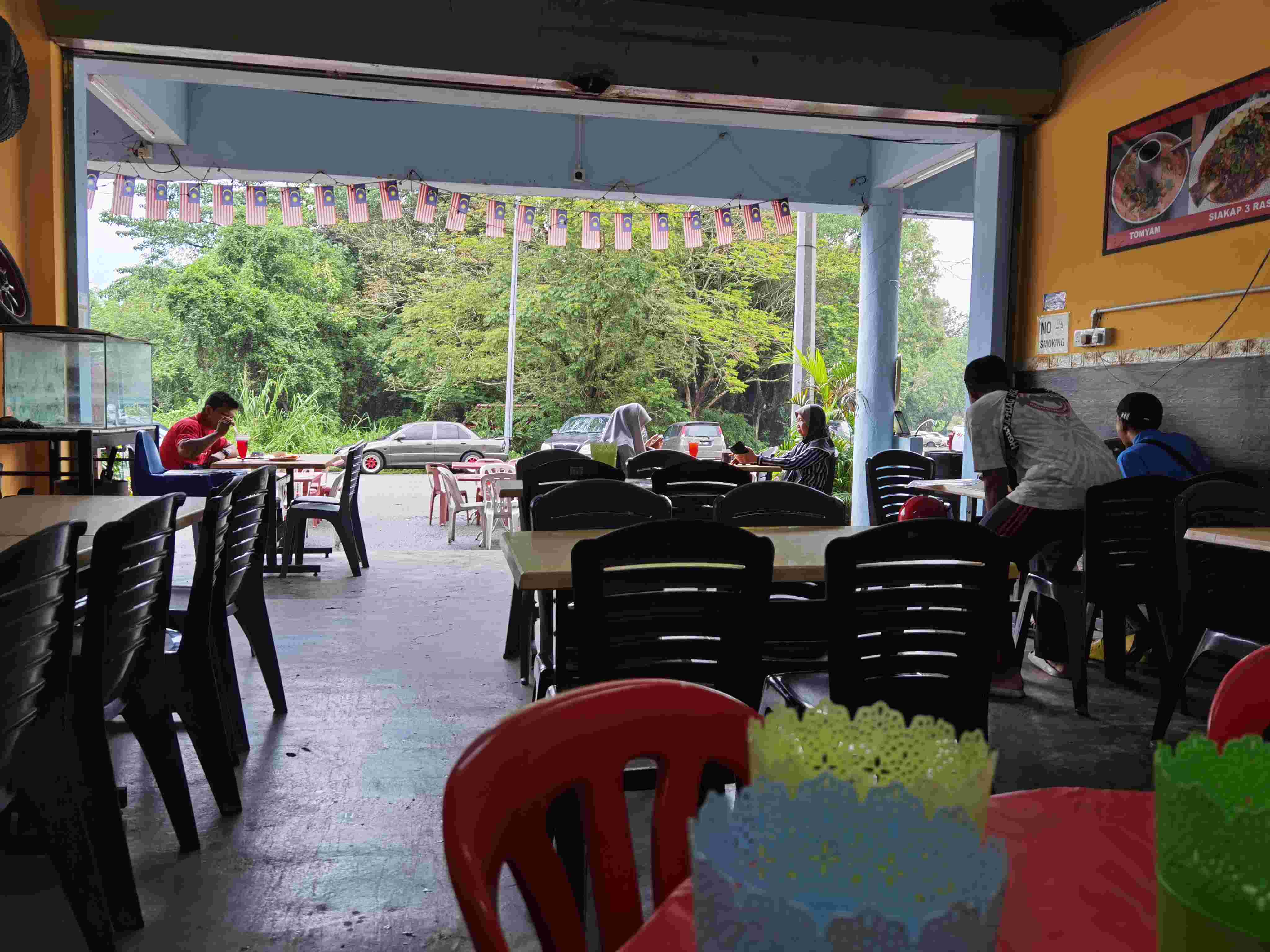 Haji Tomyam & Haji Satey, Seafood restaurant near me in Rawang
