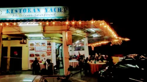 Yacht Muslim Halal Seafood Restaurant
