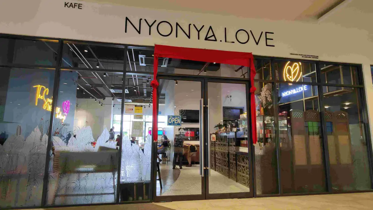 Nyonya Love