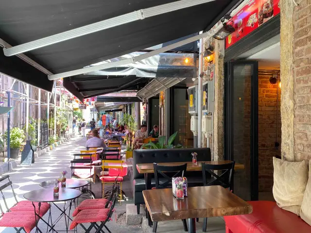 Emirbey Karaköy'nin yemek ve ambiyans fotoğrafları 3