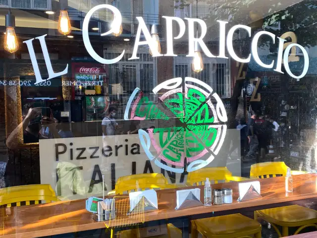 Pizzeria IL Capriccio'nin yemek ve ambiyans fotoğrafları 1