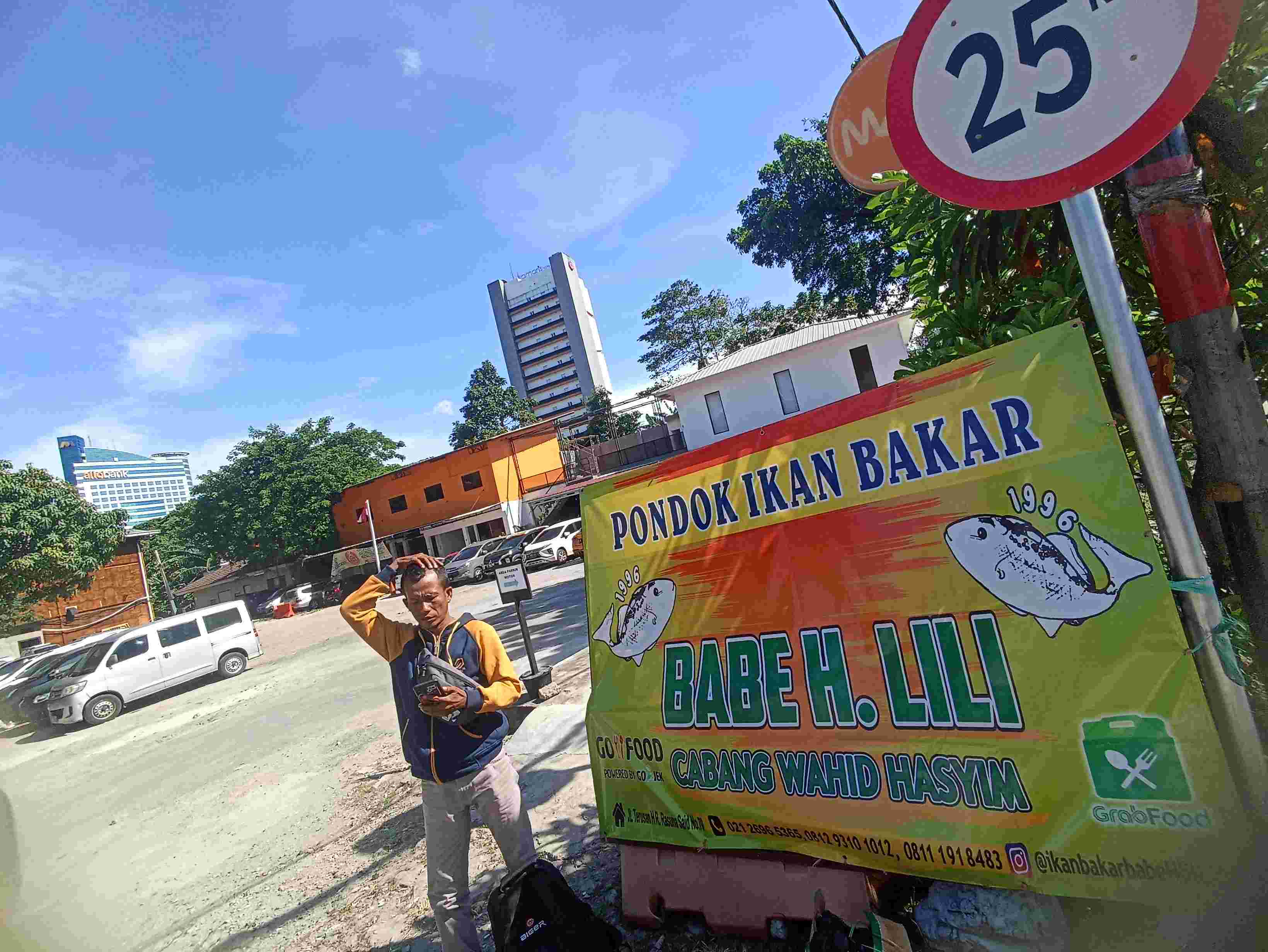 Pondok Ikan Bakar Babe H Lili Cab Wahid Hasyim Terdekat Restoran Dan