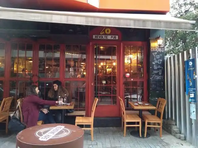 Revolte Cafe Pub