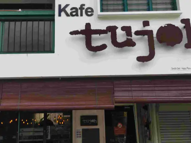 Tujoh Cafe Food Photo 1