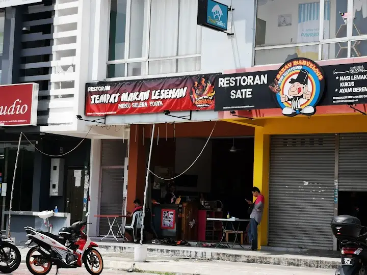 Tempat Makan Lesehan