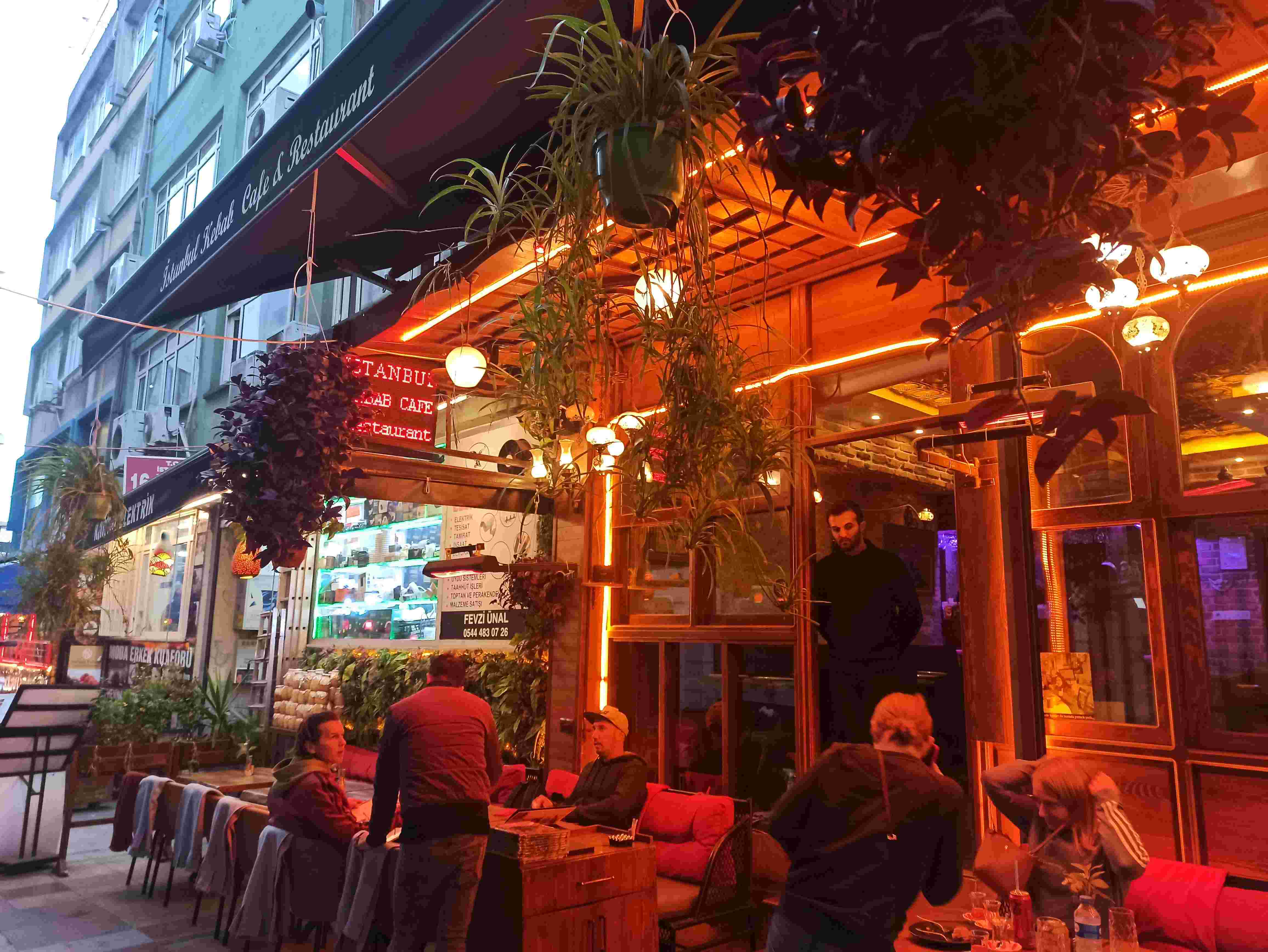 Istanbul Kebab Cafe & Restaurant yeri ve telefon numarası.Alemdar