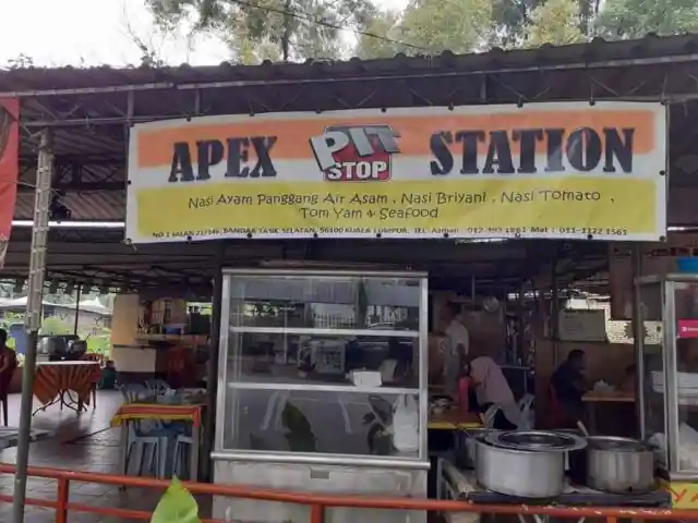 Apex Pit Stop Station