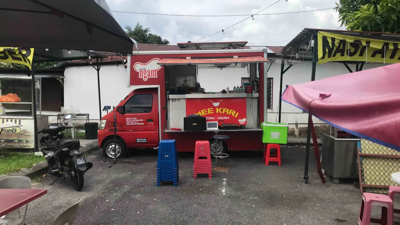 Mee Kari Ngam Ngam