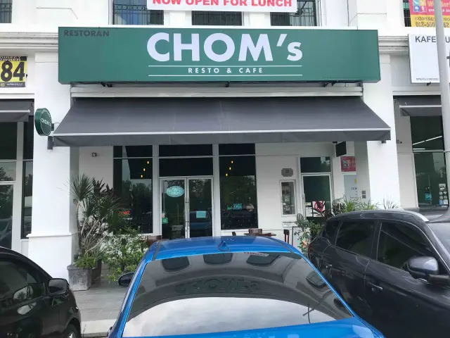 Chom Cafe