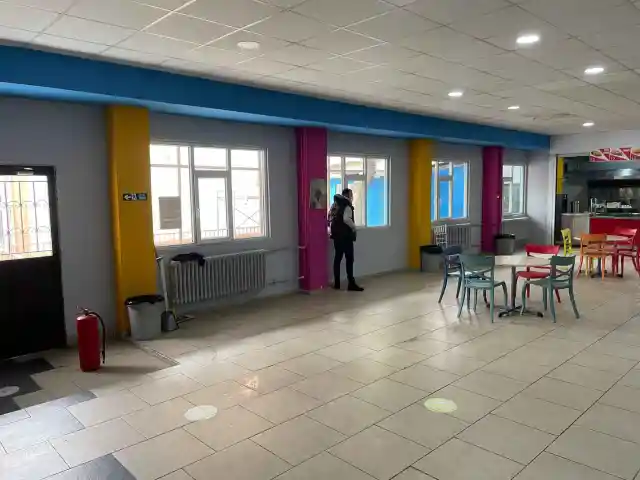 Selçuk Kız Meslek Anadolu Lisesi'nin yemek ve ambiyans fotoğrafları 1