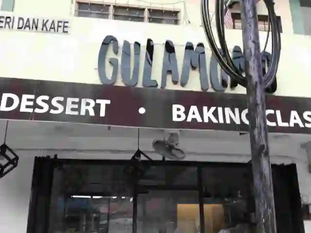 Gulamomo Bakery and Cafe