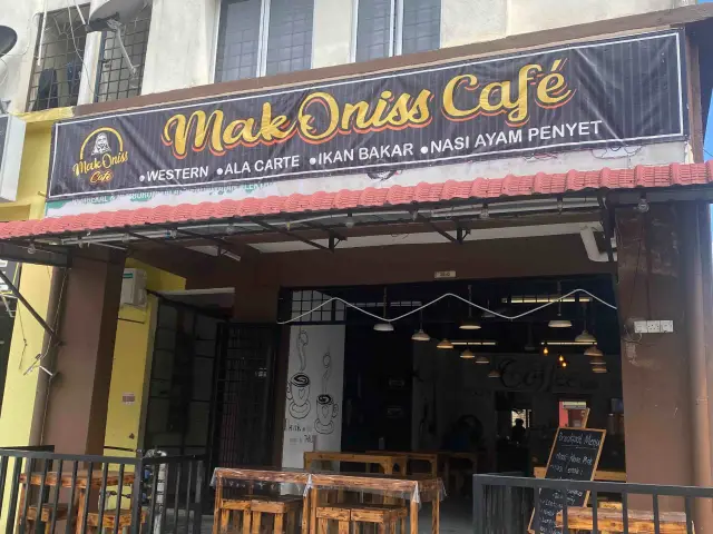 MakOniss Cafe