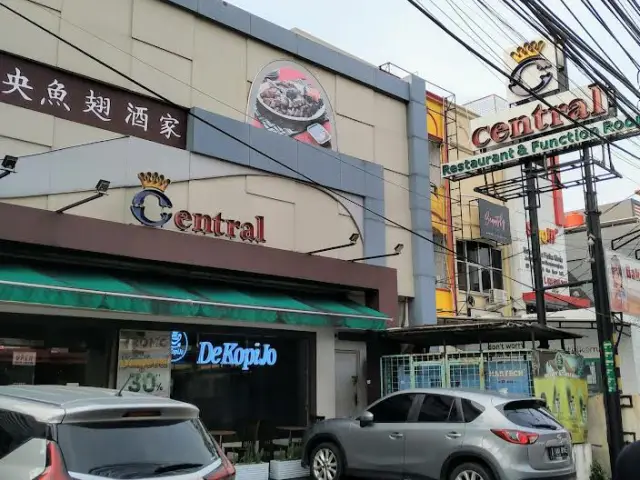 Central Restaurant Taman Ratu