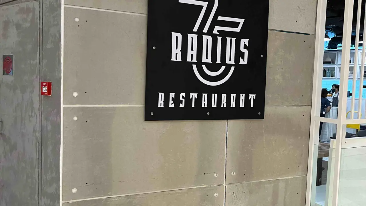 75 RADIUS RESTAURANT 