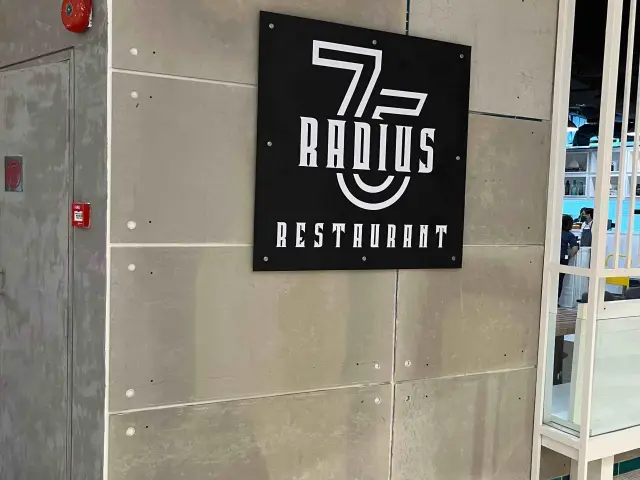 75 RADIUS RESTAURANT 