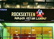 Rocksixteen kitchen