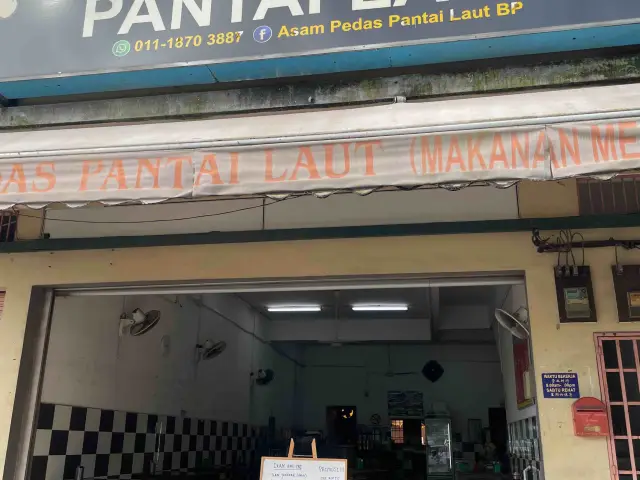 restoran asam pedas pantai laut