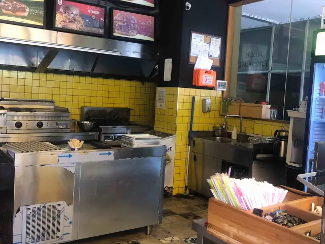 Dobby's Burger Place'nin yemek ve ambiyans fotoğrafları 3