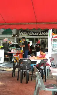 GERAI GELAS BESAR