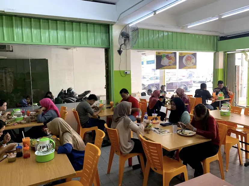 Restoran Ayam Geprek Paragon