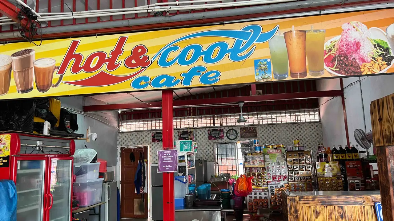 Hot and cold cafe