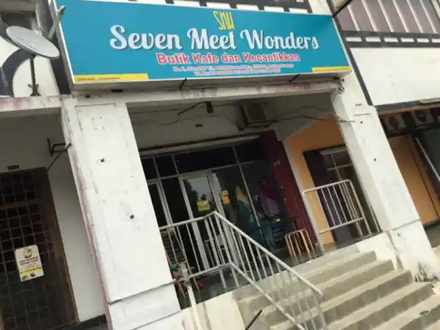 Seven Meet Wonders