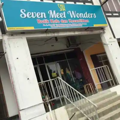 Seven Meet Wonders