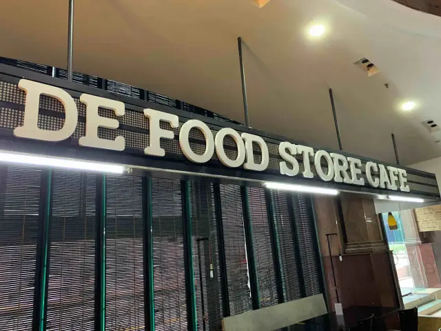 De Food Store Cafe