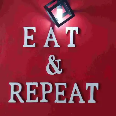 Eat & Repeat Cafe