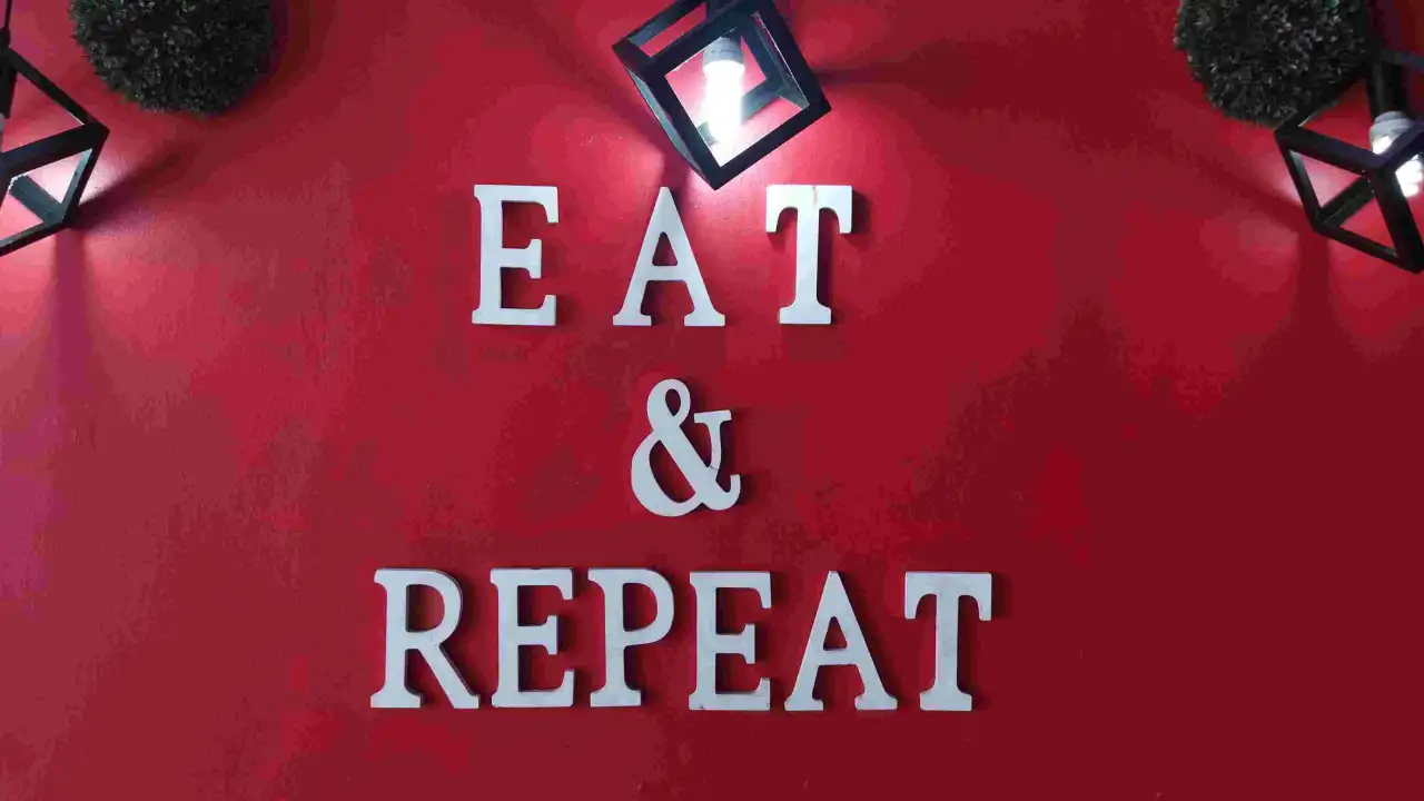 Eat & Repeat Cafe