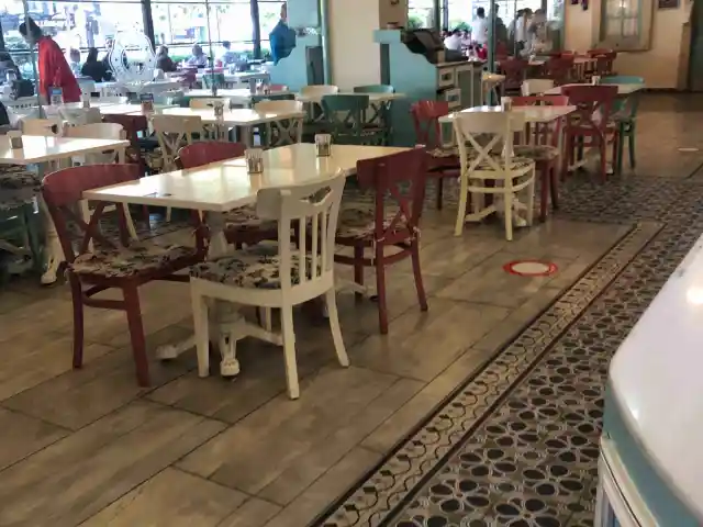 Alaçatı Muhallebicisi Bakırköy'nin yemek ve ambiyans fotoğrafları 3