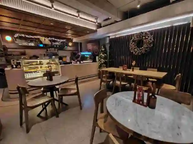 Gambar Makanan Phos Coffee & Eatery, Roxy 8