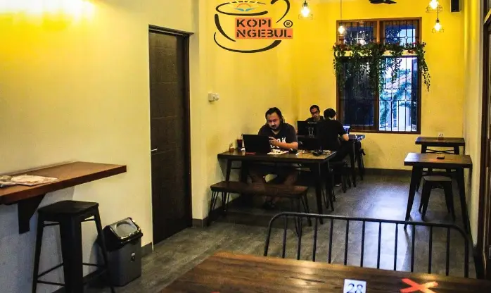 Kopi ngebul coffee &resto