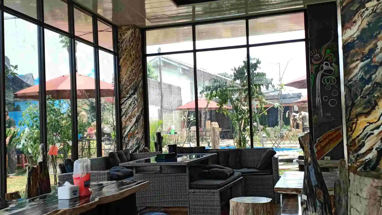 Saung Bangker Cafe & Resto