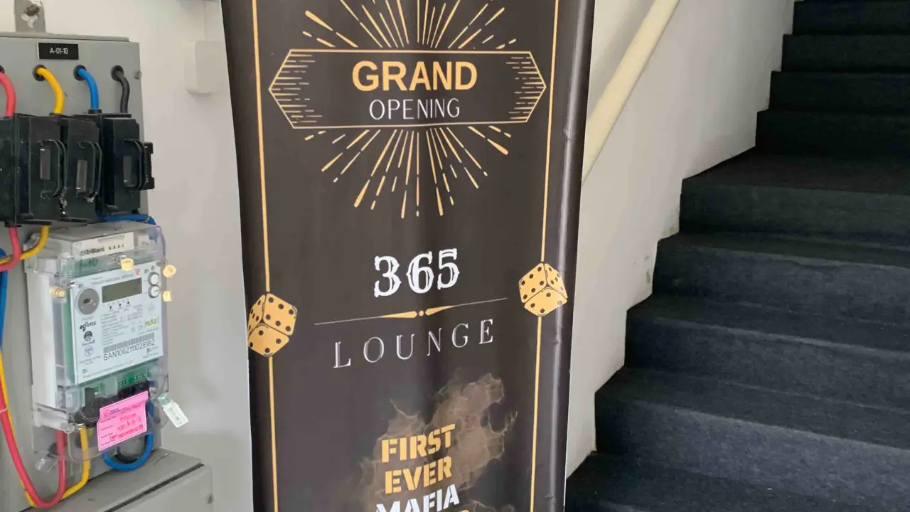 365 lounge