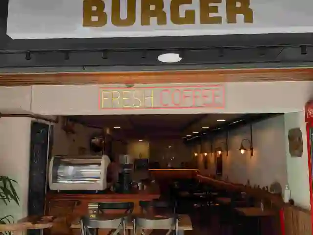 Lokal Burger'nin yemek ve ambiyans fotoğrafları 2