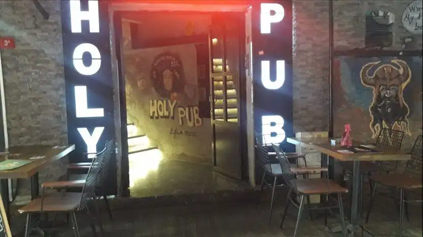 Holy Pub