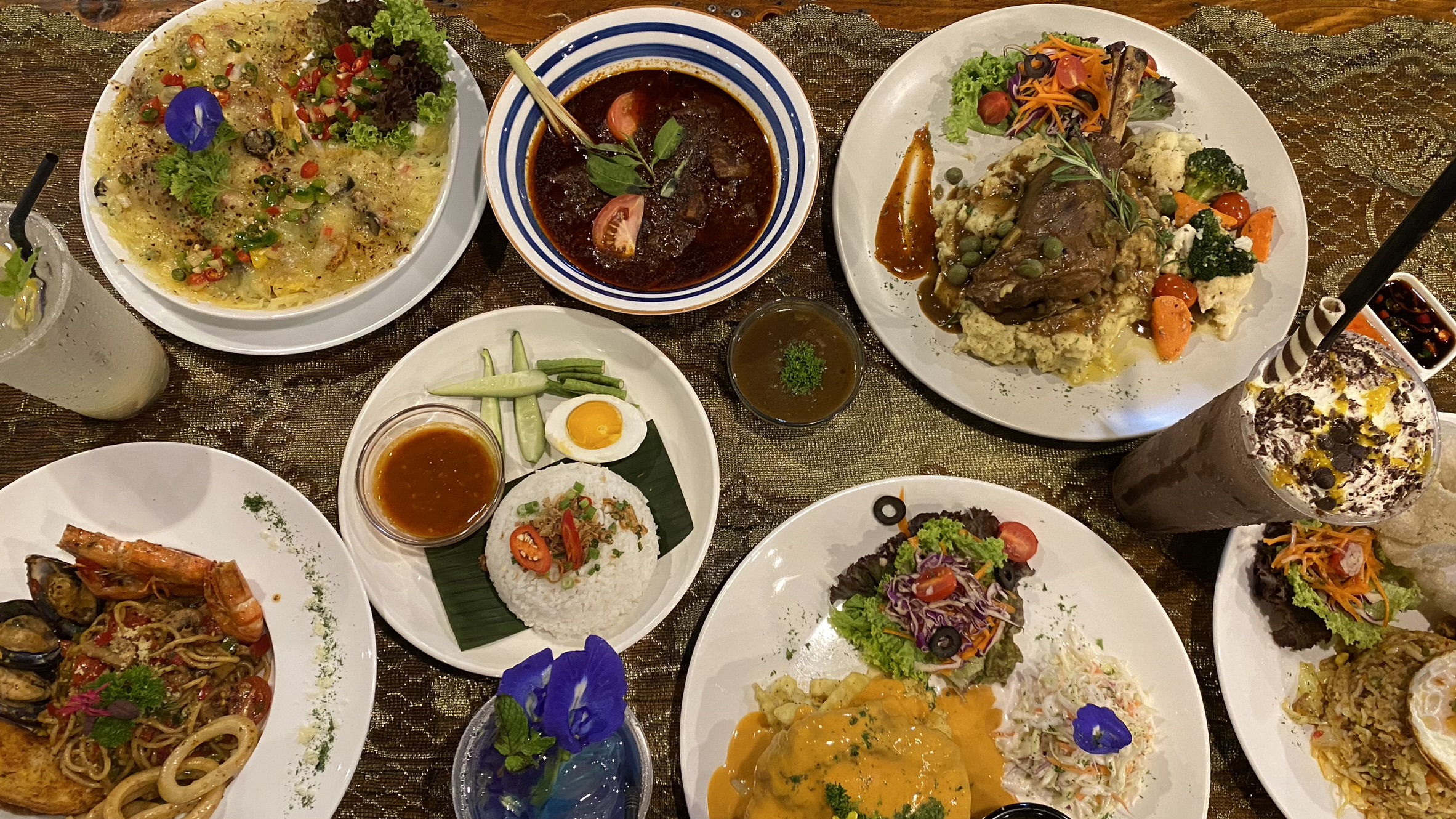 Western? Malay? Lepak der Cafe Has The Best of Both Worlds!