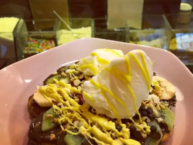 Qütük Waffle Kumpir'nin yemek ve ambiyans fotoğrafları 17