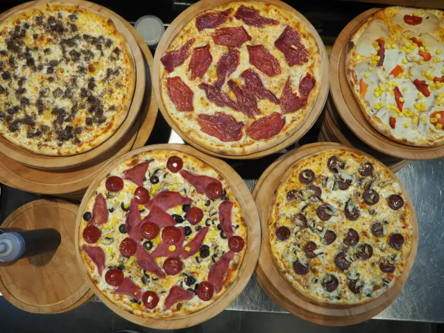Yumm Pizza'nin yemek ve ambiyans fotoğrafları 19