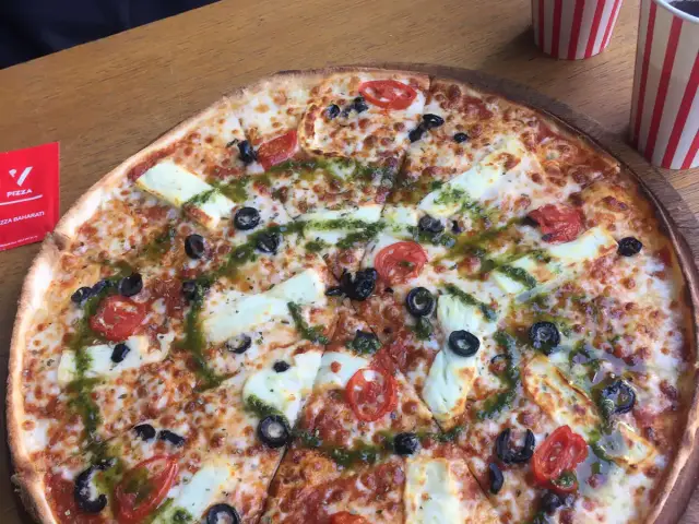 Pizza V'nin yemek ve ambiyans fotoğrafları 14