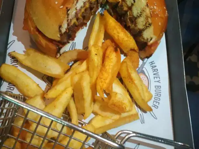 Harvey Burger'nin yemek ve ambiyans fotoğrafları 41