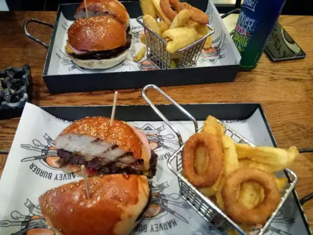 Harvey Burger'nin yemek ve ambiyans fotoğrafları 24