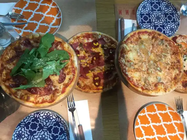 Yumm Pizza'nin yemek ve ambiyans fotoğrafları 55