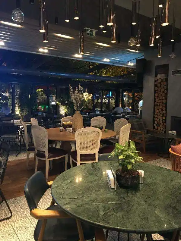 Hadiqa Cafe & Restaurant'nin yemek ve ambiyans fotoğrafları 42