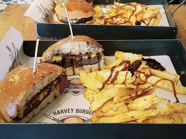 Harvey Burger'nin yemek ve ambiyans fotoğrafları 19