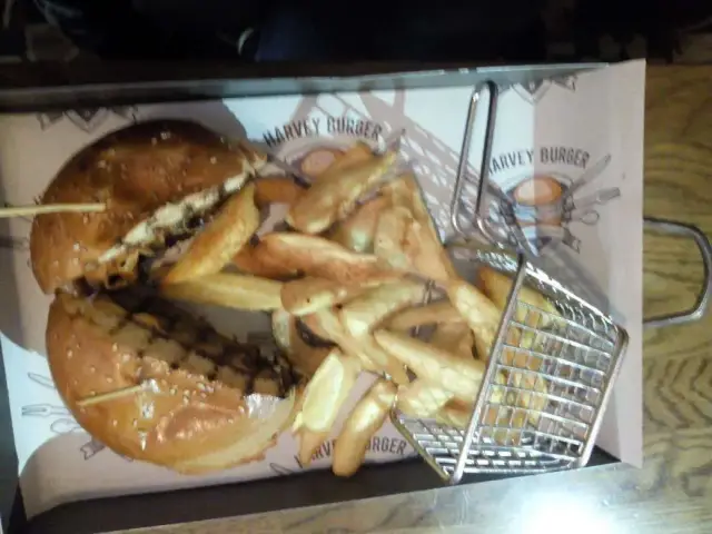Harvey Burger'nin yemek ve ambiyans fotoğrafları 44