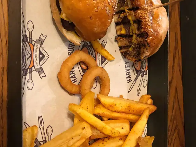 Harvey Burger'nin yemek ve ambiyans fotoğrafları 23